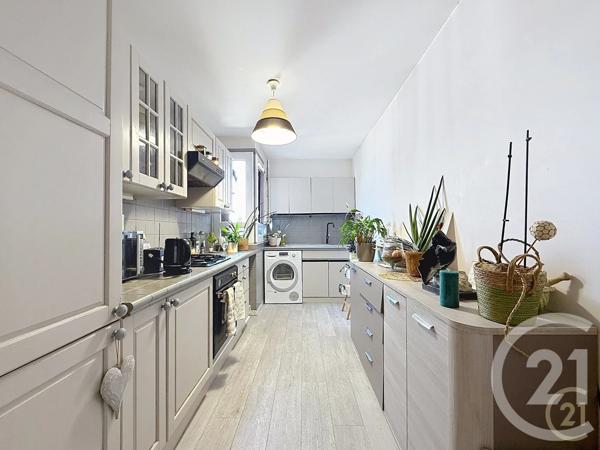 Appartement F3 à vendre  3 pièces - 67 m 2   VILLEMOMBLE  - 93