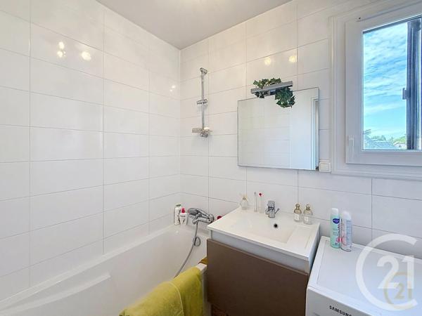 Appartement F3 à vendre  3 pièces - 67 m 2   VILLEMOMBLE  - 93