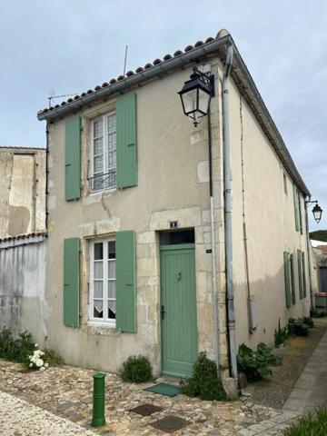 Maison à vendre    3 pièces •  La Flotte