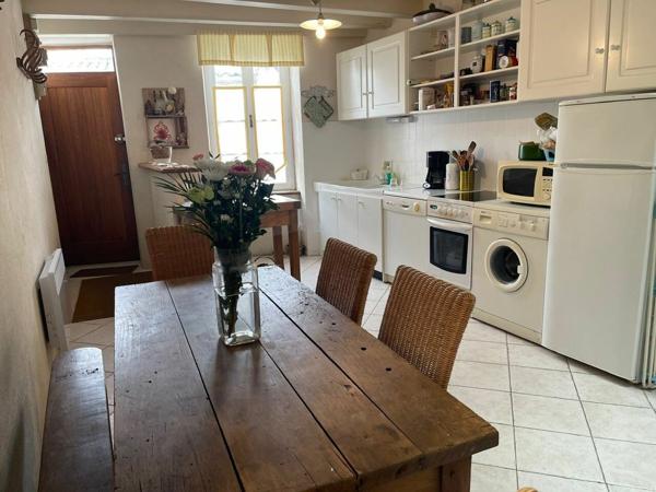 Maison à vendre    3 pièces •  La Flotte