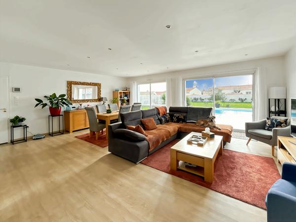 CHALLANS , à proximité des écoles et de la rocade !