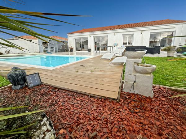 CHALLANS , à proximité des écoles et de la rocade !