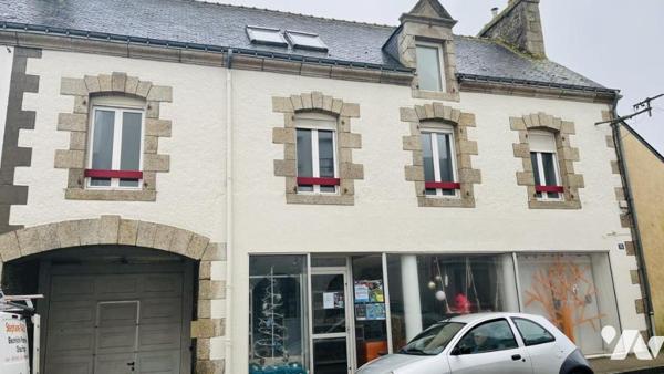 A VENDRE centre ville PLUMELIAU - Immeuble entier en monopropriété