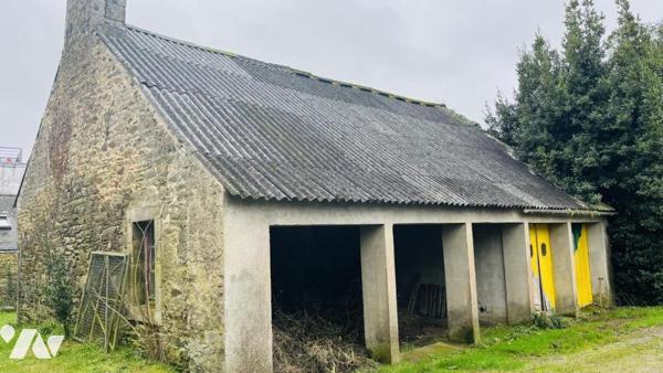 A VENDRE centre ville PLUMELIAU - Immeuble entier en monopropriété