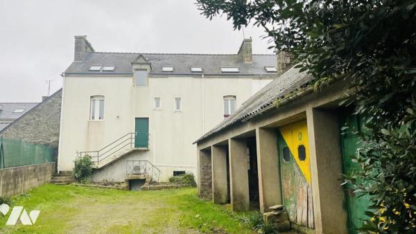 A VENDRE centre ville PLUMELIAU - Immeuble entier en monopropriété