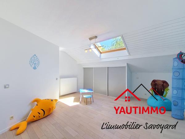 CRANVES-SALES – Maison 243 m² – Terrain 860 m² – 5 chambres – Possibilité 2 appartements – Grand garage
