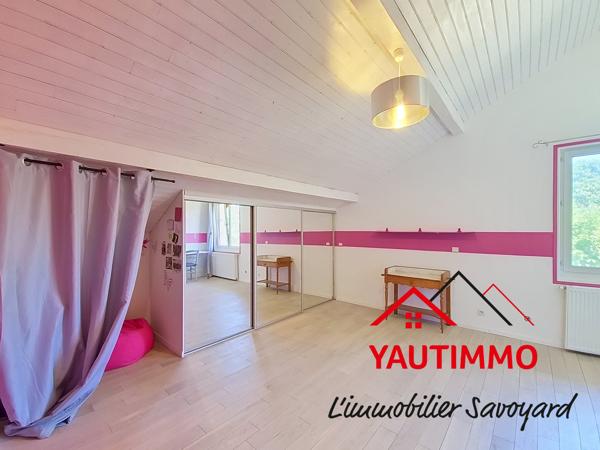 CRANVES-SALES – Maison 243 m² – Terrain 860 m² – 5 chambres – Possibilité 2 appartements – Grand garage