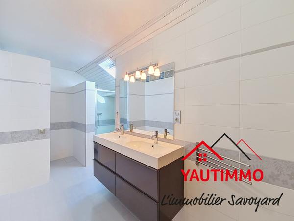 CRANVES-SALES – Maison 243 m² – Terrain 860 m² – 5 chambres – Possibilité 2 appartements – Grand garage