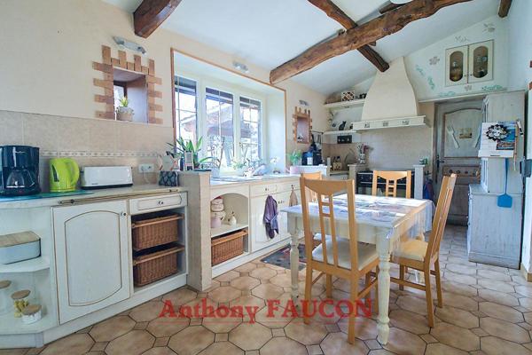 Maison Mareuil Sur Lay Dissais 7 pièce(s) 188 m2