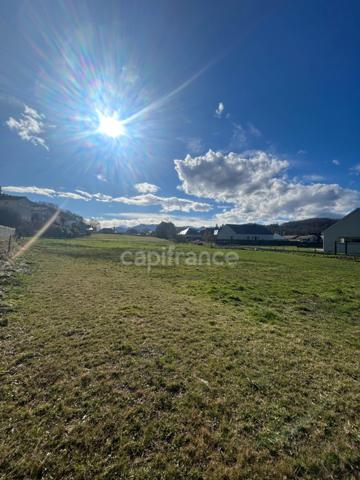 🏡 Terrain de 1 008 m² – Village calme proche de Lourdes