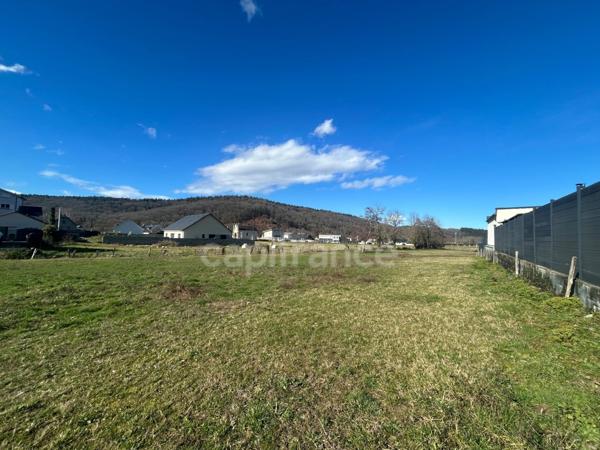 🏡 Terrain de 1 008 m² – Village calme proche de Lourdes