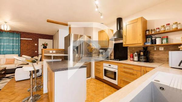 Vente                                                      Maison
                        
                     4 pièces                      80 m2                     à Limay