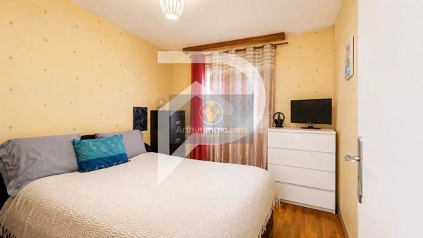 Vente                                                      Maison
                        
                     4 pièces                      80 m2                     à Limay