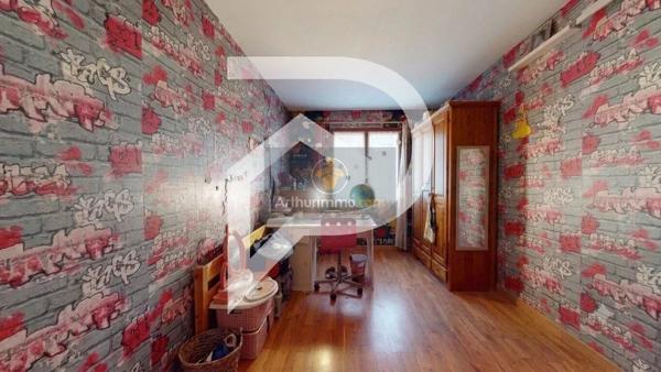 Vente                                                      Maison
                        
                     4 pièces                      80 m2                     à Limay
