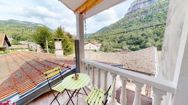 Maison Tenay terrasse et balcon130 M²