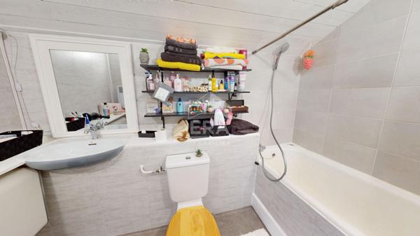 Maison Tenay terrasse et balcon130 M²