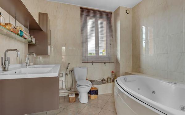 Maison à vendre    5 pièces • 167,14 m2 Antony