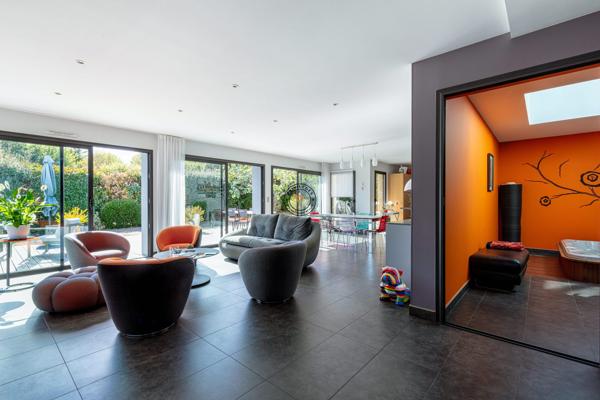 MAISON D’ARCHITECTE ENTIEREMENT DE PLAIN-PIED