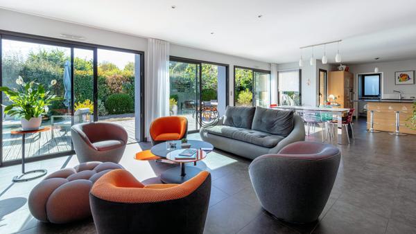 MAISON D’ARCHITECTE ENTIEREMENT DE PLAIN-PIED