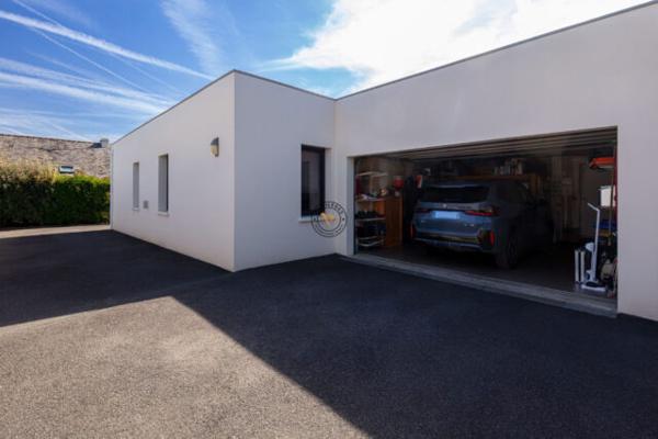 MAISON D’ARCHITECTE ENTIEREMENT DE PLAIN-PIED