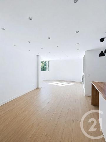 Appartement F4 à vendre  4 pièces - 82,48 m 2   SAVIGNY LE TEMPLE  - 77