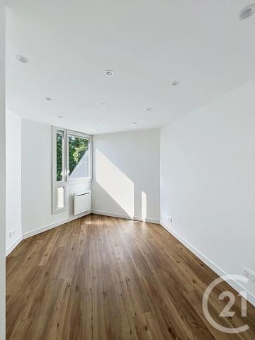 Appartement F4 à vendre  4 pièces - 82,48 m 2   SAVIGNY LE TEMPLE  - 77
