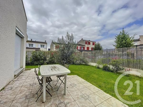 Appartement F4 à vendre  4 pièces - 82,48 m 2   SAVIGNY LE TEMPLE  - 77
