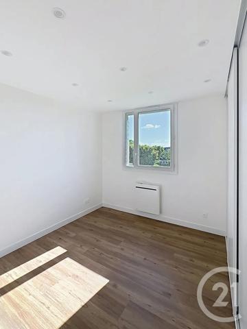 Appartement F4 à vendre  4 pièces - 82,48 m 2   SAVIGNY LE TEMPLE  - 77