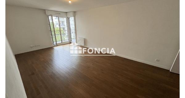 Location Appartement 4 pièces 89 m² - Suresnes 92150