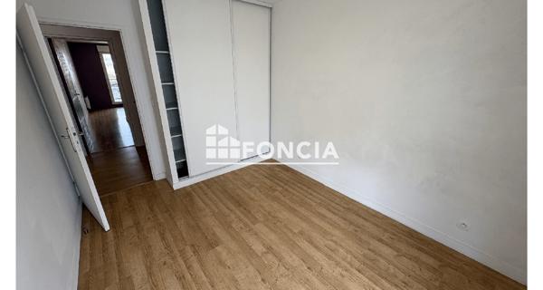 Location Appartement 4 pièces 89 m² - Suresnes 92150