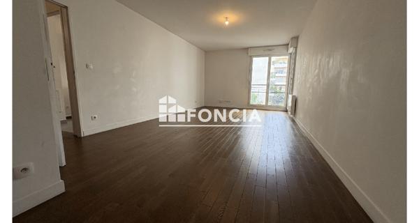 Location Appartement 4 pièces 89 m² - Suresnes 92150