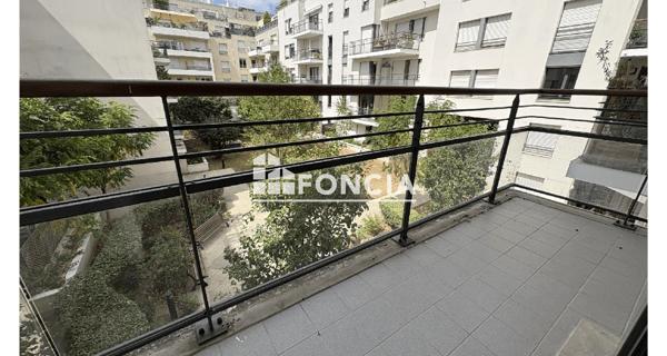 Location Appartement 4 pièces 89 m² - Suresnes 92150