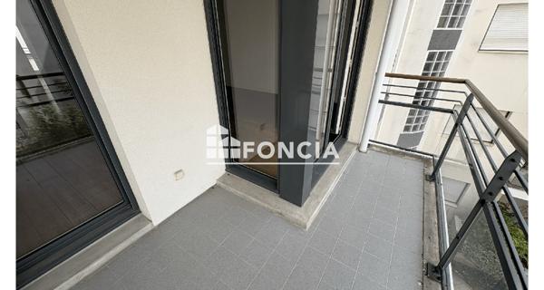 Location Appartement 4 pièces 89 m² - Suresnes 92150