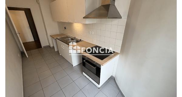 Location Appartement 4 pièces 89 m² - Suresnes 92150