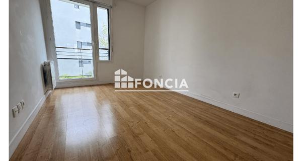 Location Appartement 4 pièces 89 m² - Suresnes 92150