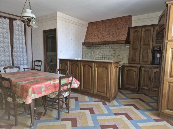 Maison de caractère avec jardins à fort potentiel – Antran