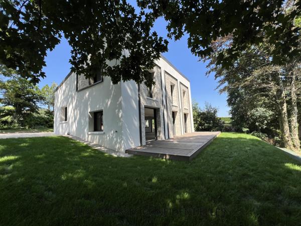 Tassin L'Aigas - Elégante maison contemporaine de 176 m² sur terrain arboré de 1 442 m²