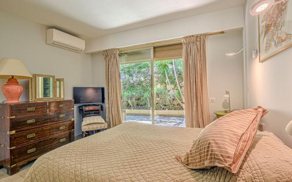 Appartement à vendre    3 pièces • 90 m2 Cannes