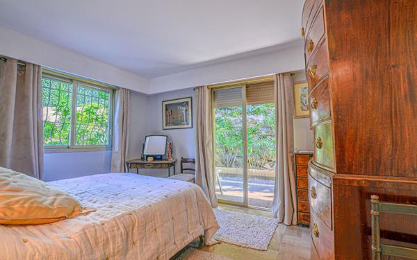 Appartement à vendre    3 pièces • 90 m2 Cannes