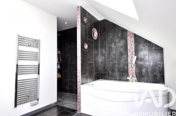 Maison à vendre 6 pièces 178 m² Bruyères-le-Châtel
