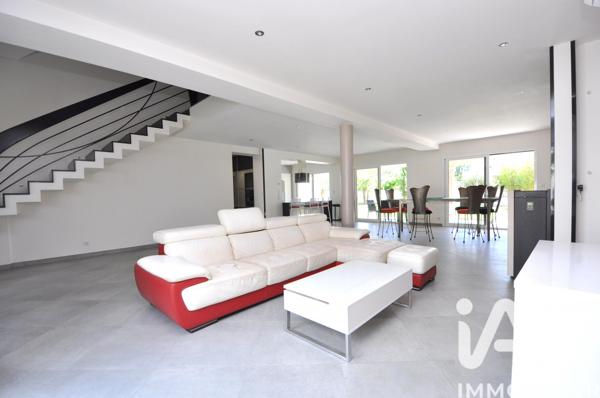 Maison à vendre 6 pièces 178 m² Bruyères-le-Châtel
