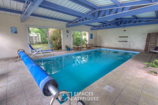 Maison d’architecte contemporaine avec piscine intérieure et vue mer – Yffiniac