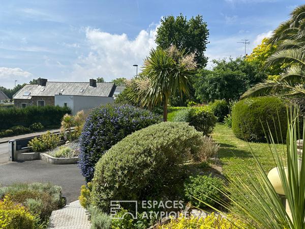 Maison d’architecte contemporaine avec piscine intérieure et vue mer – Yffiniac