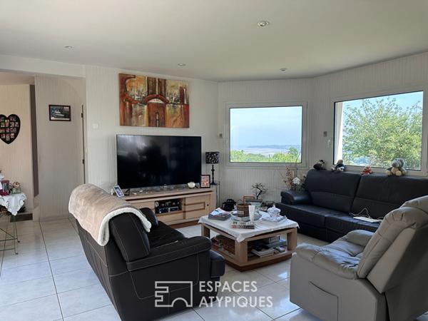 Maison d’architecte contemporaine avec piscine intérieure et vue mer – Yffiniac