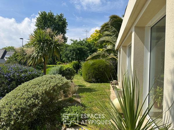 Maison d’architecte contemporaine avec piscine intérieure et vue mer – Yffiniac