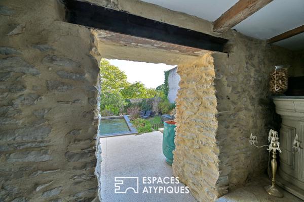 Esprit loft dans un ancien chai avec jardin et piscine à 20 min d’Uzès