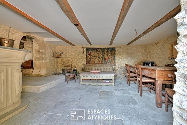 Esprit loft dans un ancien chai avec jardin et piscine à 20 min d’Uzès