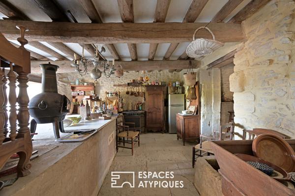 Esprit loft dans un ancien chai avec jardin et piscine à 20 min d’Uzès