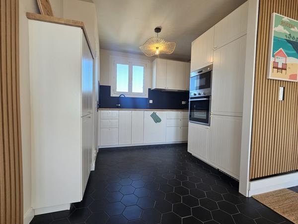 Concarneau Vue dégagée sur la Baie – Lumineux & Chaleureux Appartement T4 de 80 m²