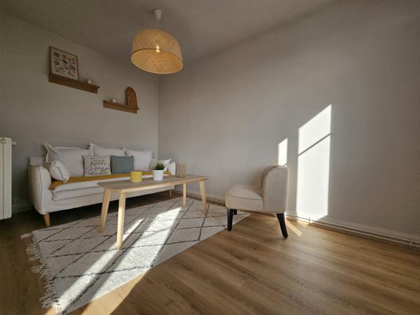 Concarneau Vue dégagée sur la Baie – Lumineux & Chaleureux Appartement T4 de 80 m²